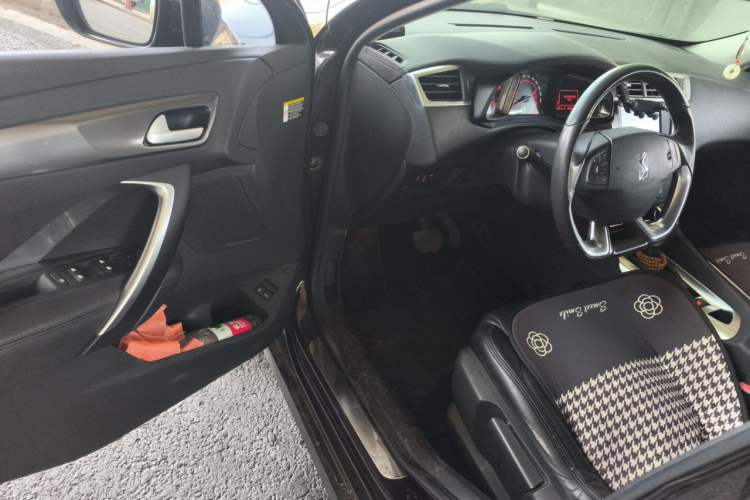 Used DS 6 2014 1.6T Elegant Version THP160 Driver Seat