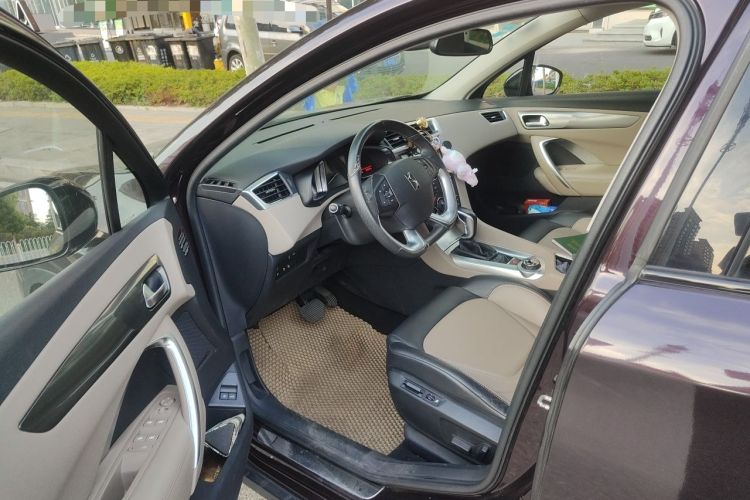 Used DS 6 2014 1.6T Luxury Edition THP160 Driver Seat