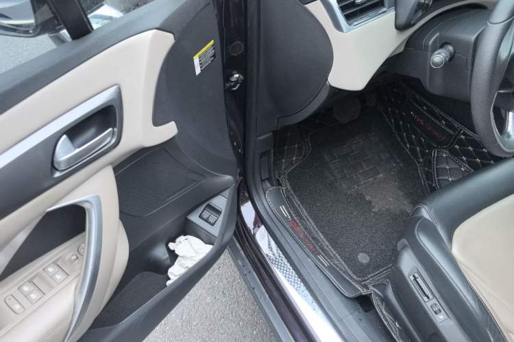 Used DS 6 2014 1.6T Luxury Edition THP160 Driver Seat