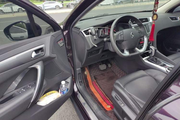 Used DS 6 2014 1.6T Luxury Edition THP160 Driver Seat