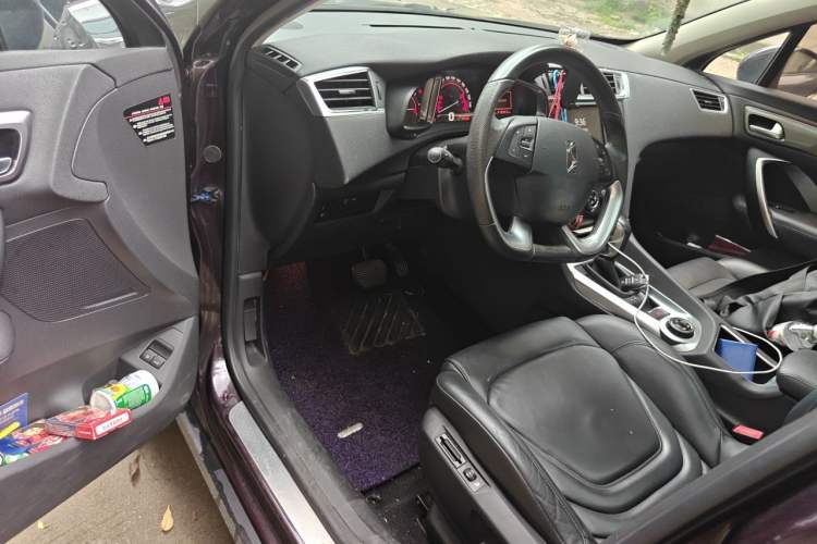 Used DS 6 2014 1.6T Luxury Edition THP160 Driver Seat