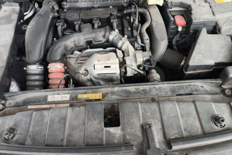 Used DS 6 2014 1.6T Elegant Version THP160 Engine Bay