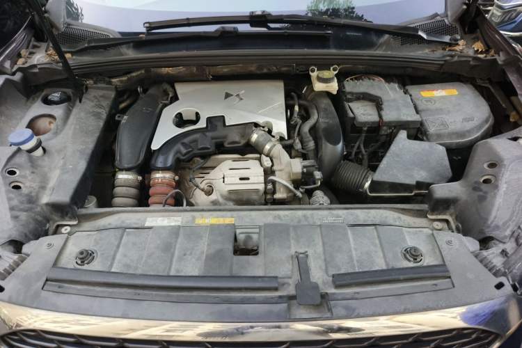 Used DS 6 2014 1.6T Luxury Edition THP160 Engine Bay