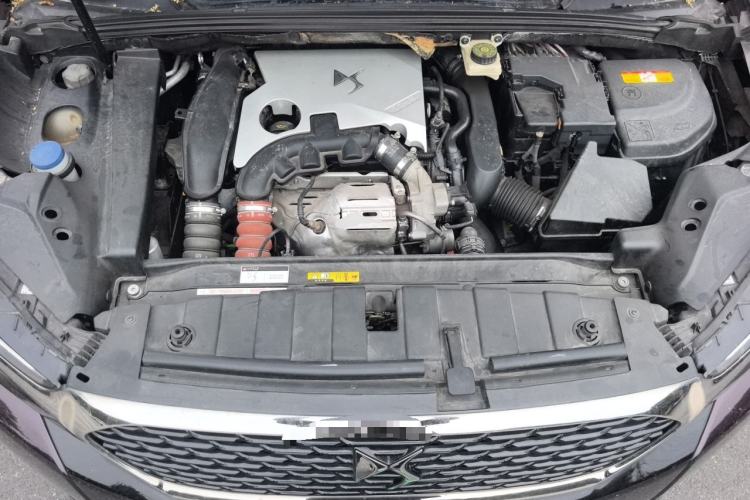 Used DS 6 2014 1.6T Luxury Edition THP160 Engine Bay
