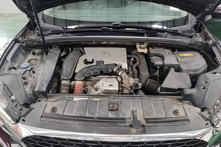 Used DS 6 2014 1.6T Elegant Version THP160 Engine Bay