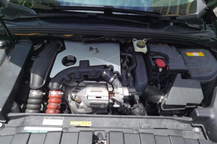 Used DS 6 2014 1.6T Luxury Edition THP160 Engine Bay
