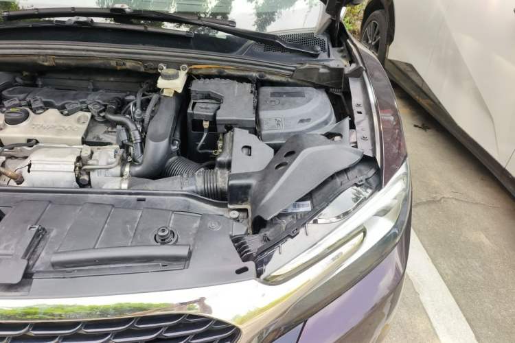 Used DS 6 2014 1.6T Luxury Edition THP200 Engine Bay Left