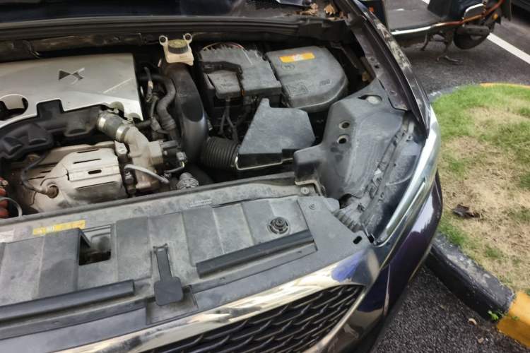 Used DS 6 2014 1.6T Luxury Edition THP160 Engine Bay Left