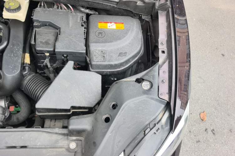 Used DS 6 2014 1.6T Luxury Edition THP160 Engine Bay Left