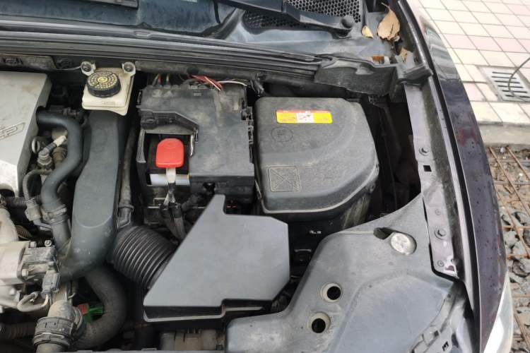 Used DS 6 2014 1.6T Elegant Version THP160 Engine Bay Left