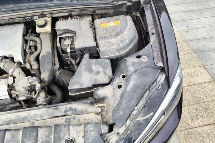 Used DS 6 2014 1.6T Luxury Edition THP160 Engine Bay Left