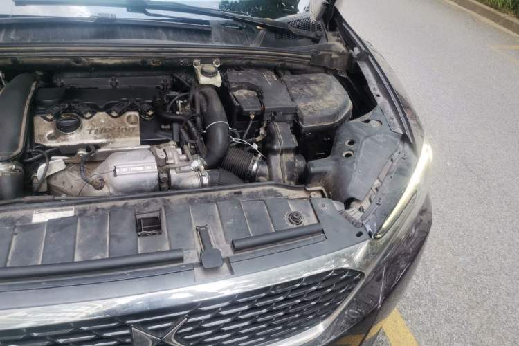 Used DS 6 2014 1.6T Luxury Edition THP200 Engine Bay Left