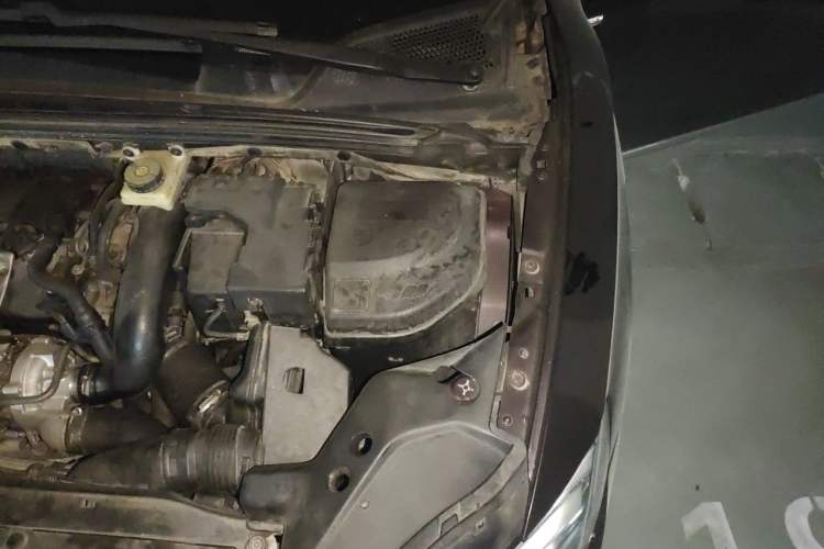 Used DS 6 2014 1.6T Luxury Edition THP200 Engine Bay Left