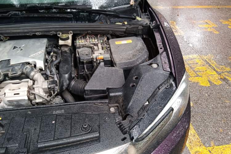 Used DS 6 2014 1.6T Luxury Edition THP160 Engine Bay Left