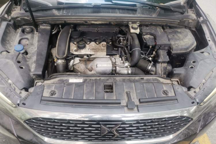 Used DS 6 2014 1.6T Luxury Edition THP200 Engine Bay