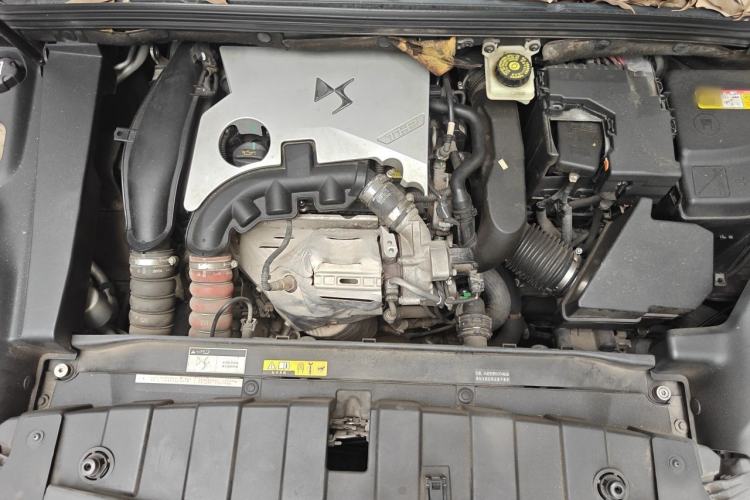 Used DS 6 2014 1.6T Luxury Edition THP160 Engine Bay