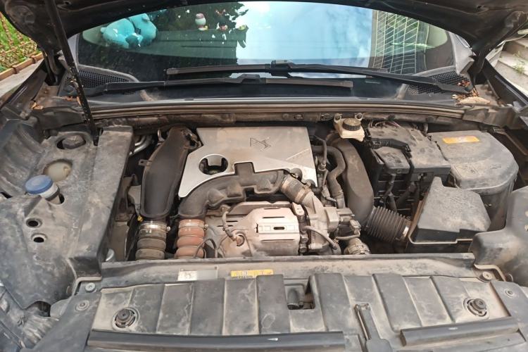 Used DS 6 2014 1.6T Luxury Edition THP160 Engine Bay