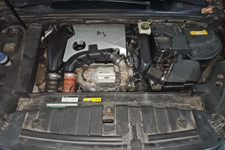 Used DS 6 2014 1.6T Luxury Edition THP160 Engine Bay