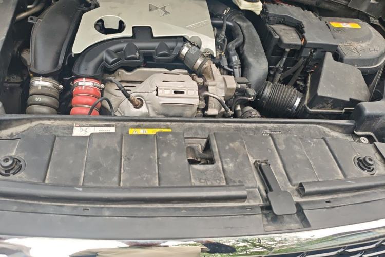 Used DS 6 2014 1.6T Comfort Edition THP160 Engine Bay