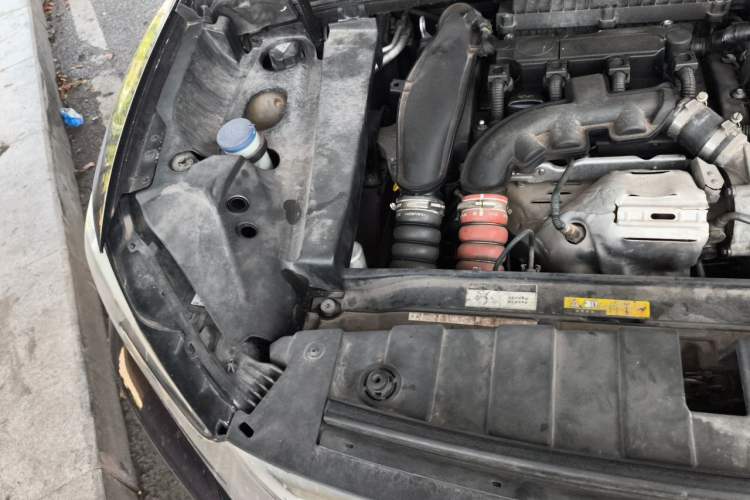 Used DS 6 2014 1.6T Elegant Version THP160 Engine Bay Right