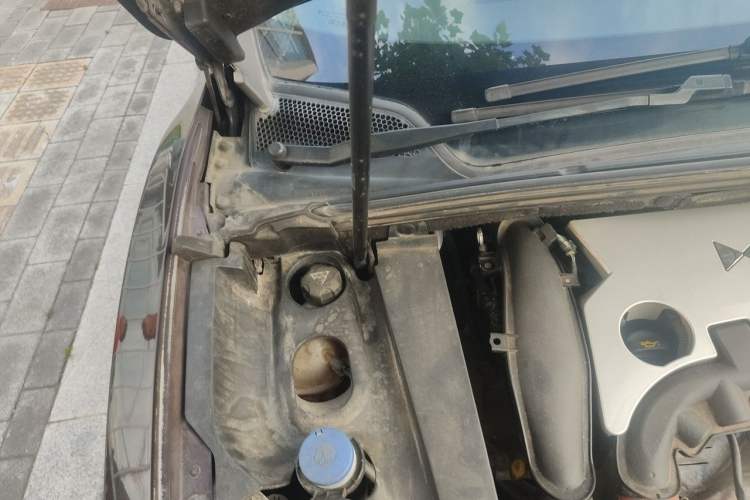 Used DS 6 2014 1.6T Luxury Edition THP160 Engine Bay Right
