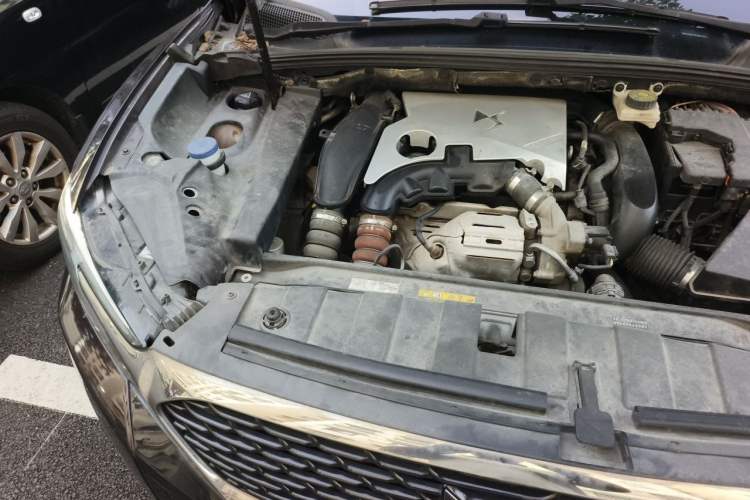 Used DS 6 2014 1.6T Luxury Edition THP160 Engine Bay Right