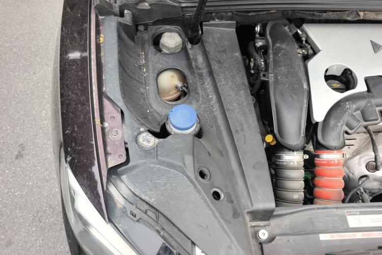Used DS 6 2014 1.6T Luxury Edition THP160 Engine Bay Right