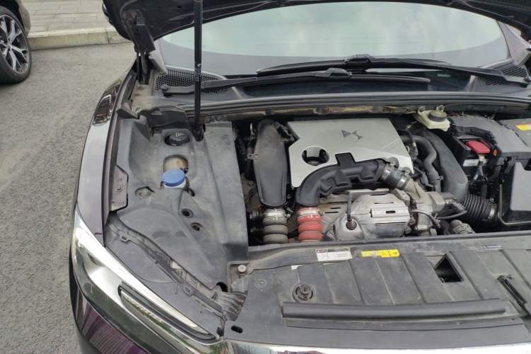 Used DS 6 2014 1.6T Luxury Edition THP160 Engine Bay Right