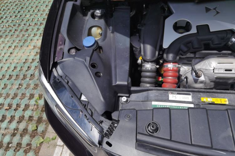 Used DS 6 2014 1.6T Luxury Edition THP160 Engine Bay Right