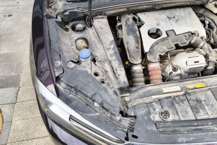 Used DS 6 2014 1.6T Luxury Edition THP160 Engine Bay Right