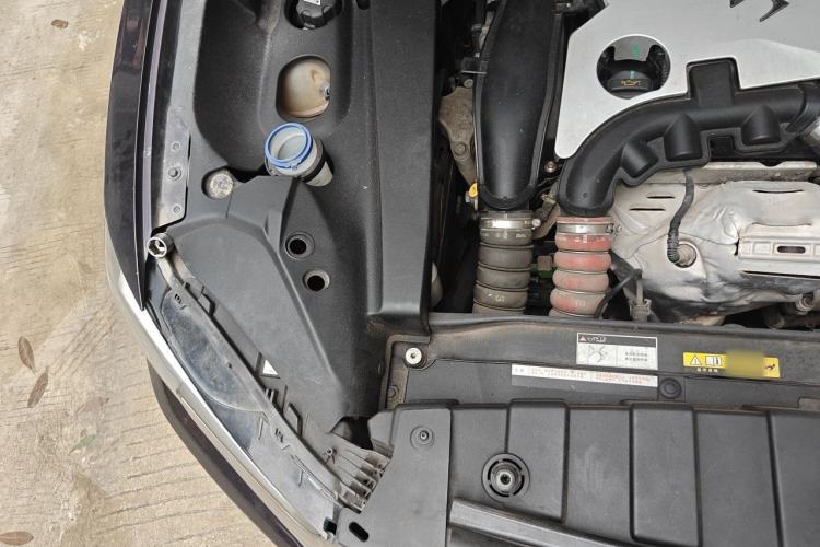 Used DS 6 2014 1.6T Luxury Edition THP160 Engine Bay Right