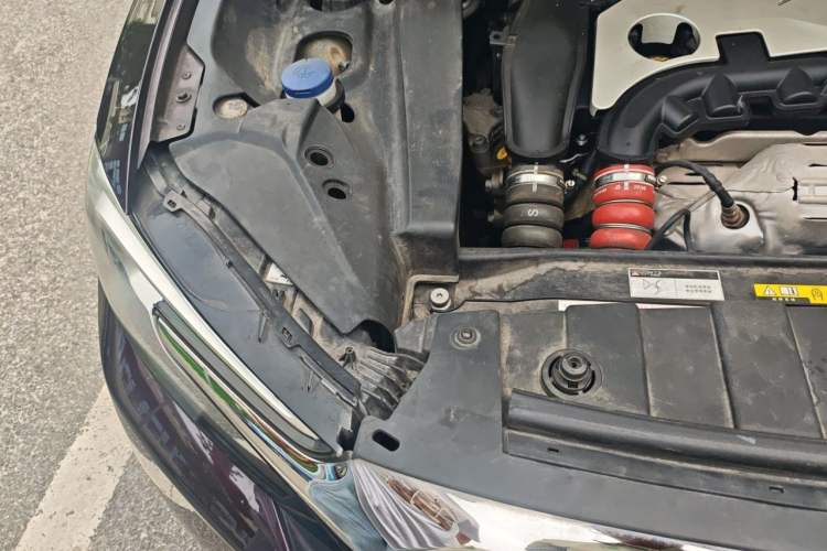 Used DS 6 2014 1.6T Comfort Edition THP160 Engine Bay Right