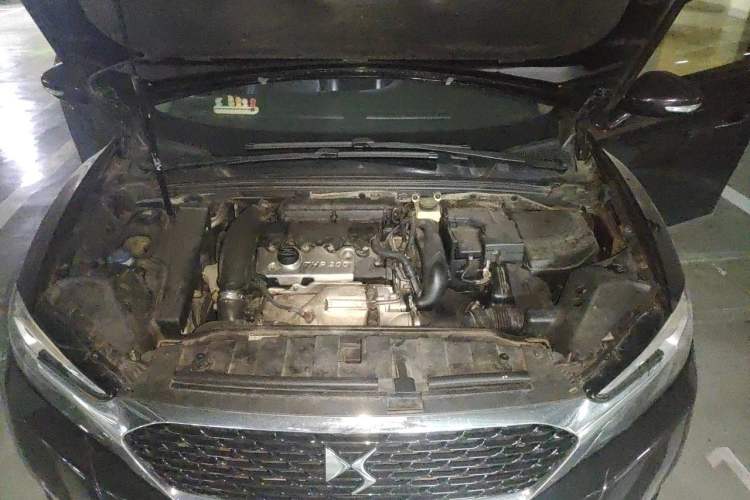Used DS 6 2014 1.6T Luxury Edition THP200 Engine Bay