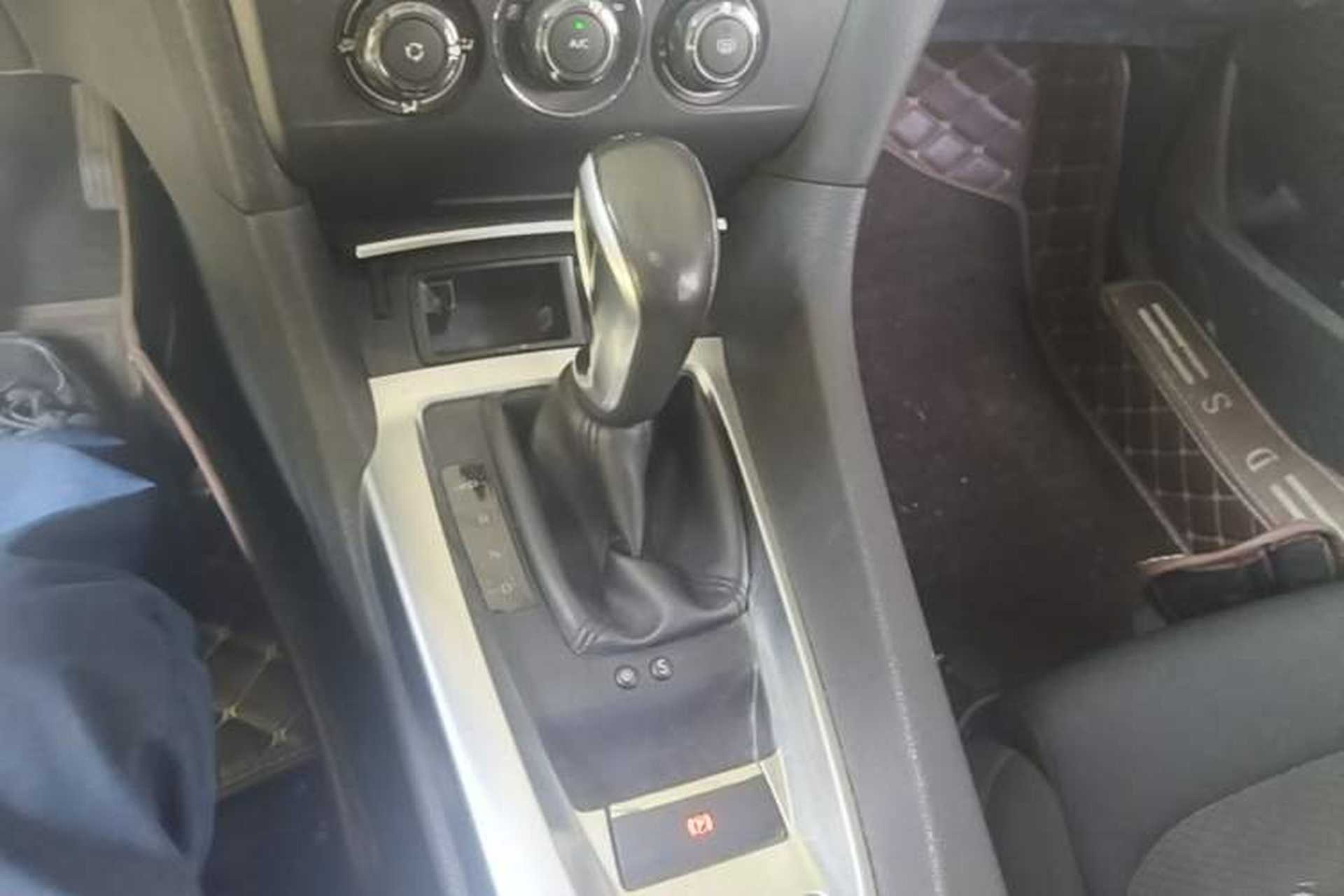 Used DS 6 2014 1.6T Elegant Version THP160 Gear Lever
