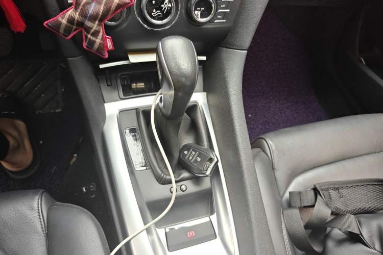 Used DS 6 2014 1.6T Luxury Edition THP160 Gear Lever