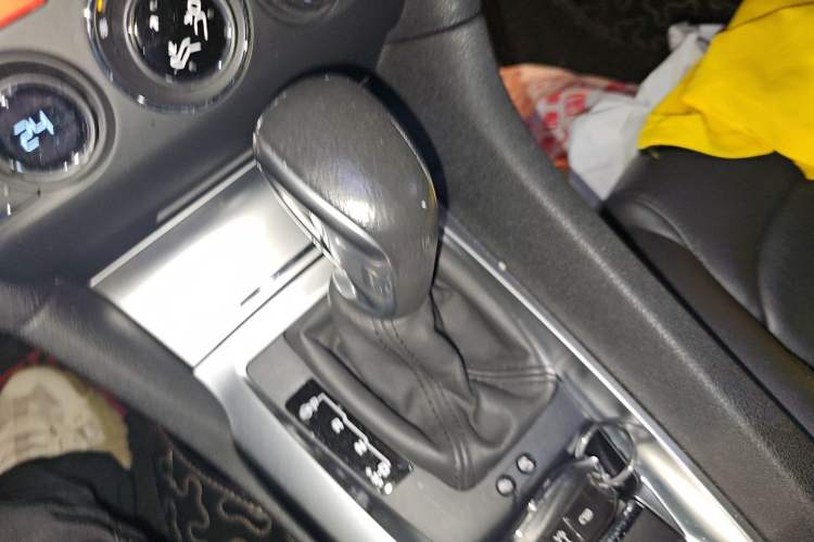 Used DS 6 2014 1.6T Luxury Edition THP160 Gear Lever