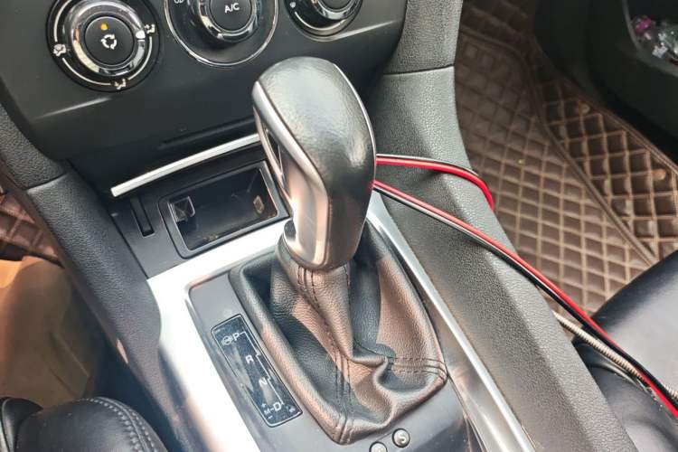 Used DS 6 2014 1.6T Comfort Edition THP160 Gear Lever