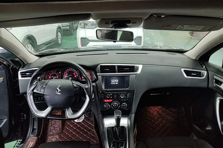 Used DS 6 2014 1.6T Elegant Version THP160 Headliner