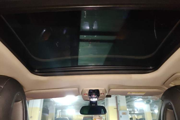 Used DS 6 2014 1.6T Luxury Edition THP200 Headliner