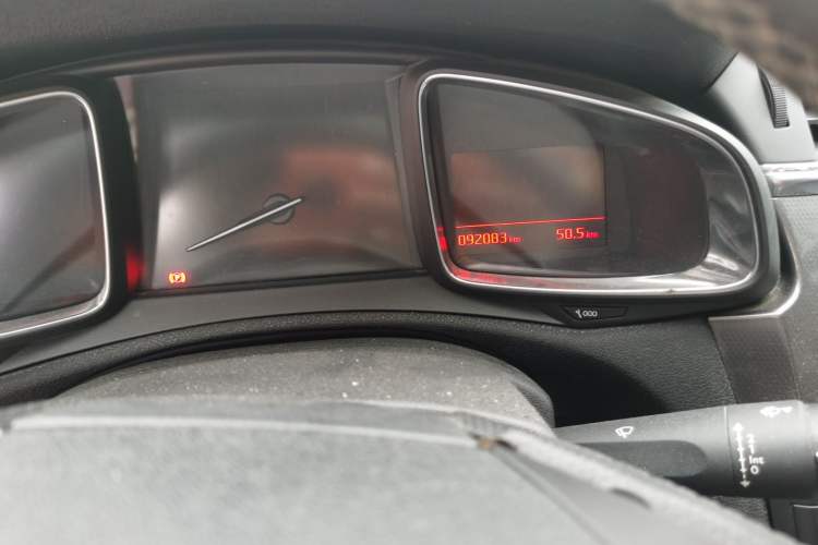 Used DS 6 2014 1.6T Elegant Version THP160 Odometer Close Up