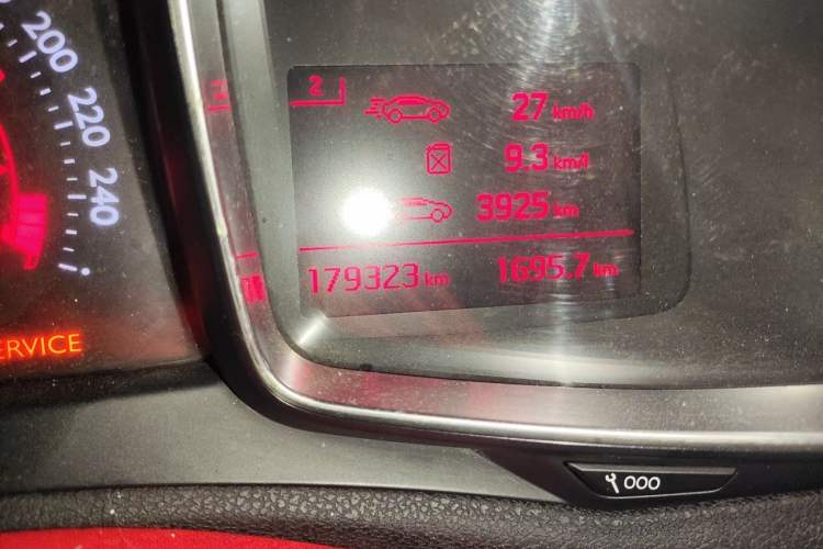 Used DS 6 2014 1.6T Luxury Edition THP200 Odometer Close Up