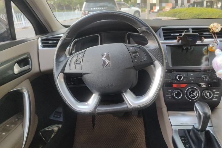Used DS 6 2014 1.6T Luxury Edition THP160 Steering Wheel