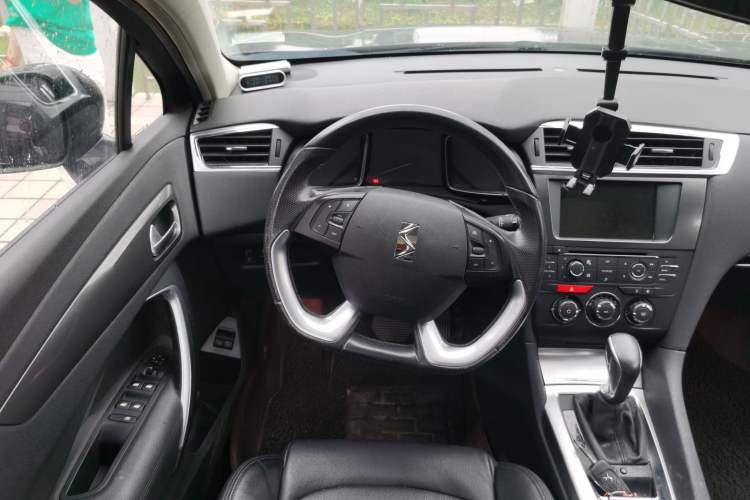 Used DS 6 2014 1.6T Elegant Version THP160 Steering Wheel