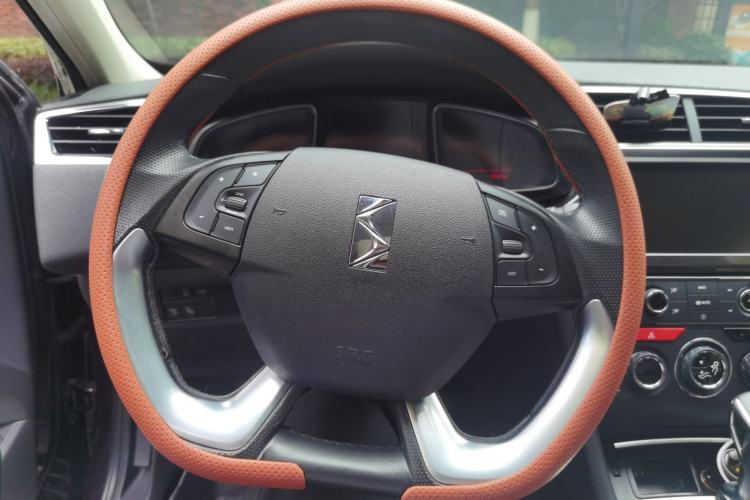 Used DS 6 2014 1.6T Luxury Edition THP160 Steering Wheel