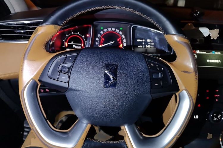 Used DS 6 2014 1.6T Prestige Edition THP160 Steering Wheel