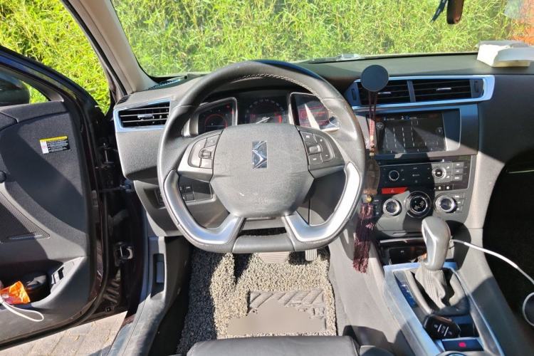 Used DS 6 2014 1.6T Luxury Edition THP160 Steering Wheel