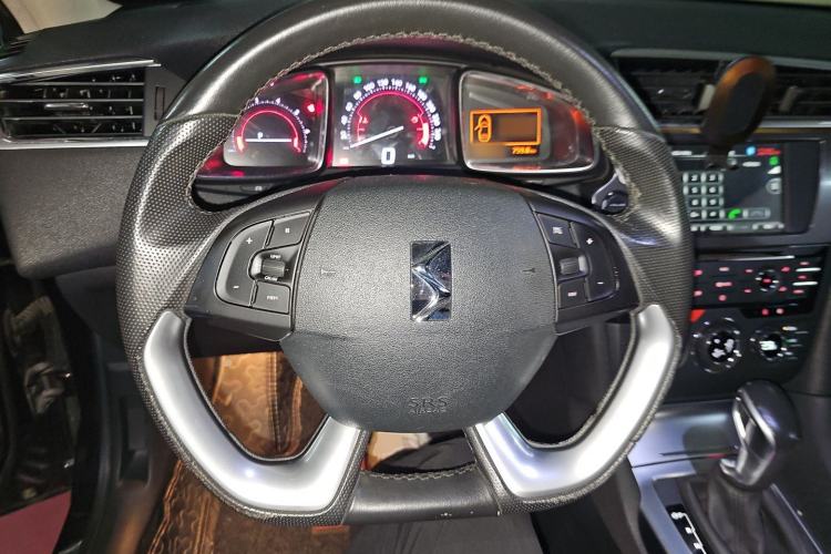 Used DS 6 2014 1.6T Luxury Edition THP160 Steering Wheel