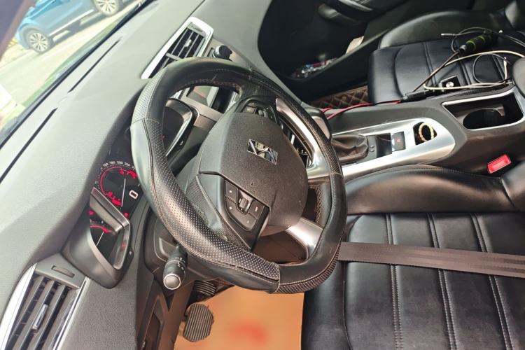 Used DS 6 2014 1.6T Comfort Edition THP160 Steering Wheel
