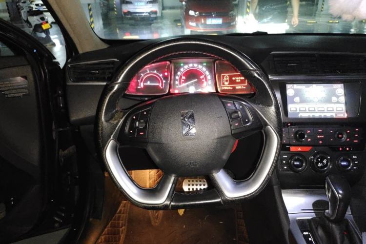 Used DS 6 2014 1.6T Luxury Edition THP200 Steering Wheel