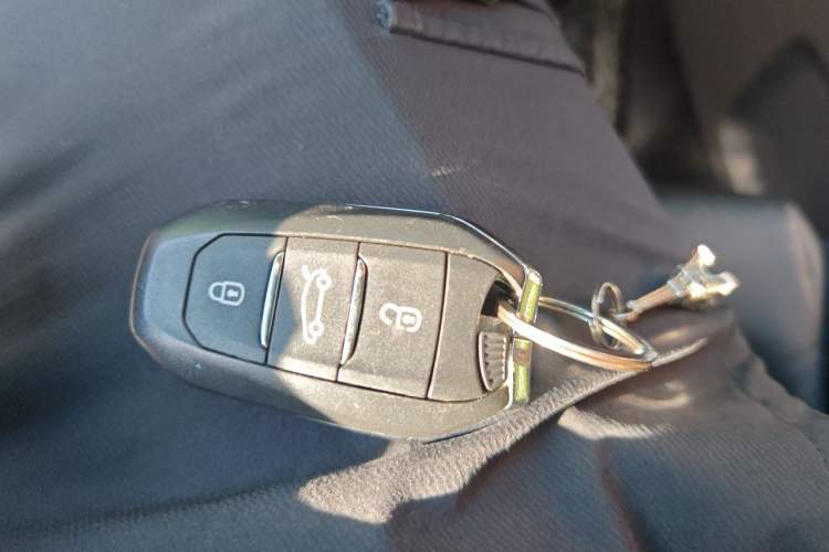 Used DS 6 2014 1.6T Luxury Edition THP160 Vehicle Key